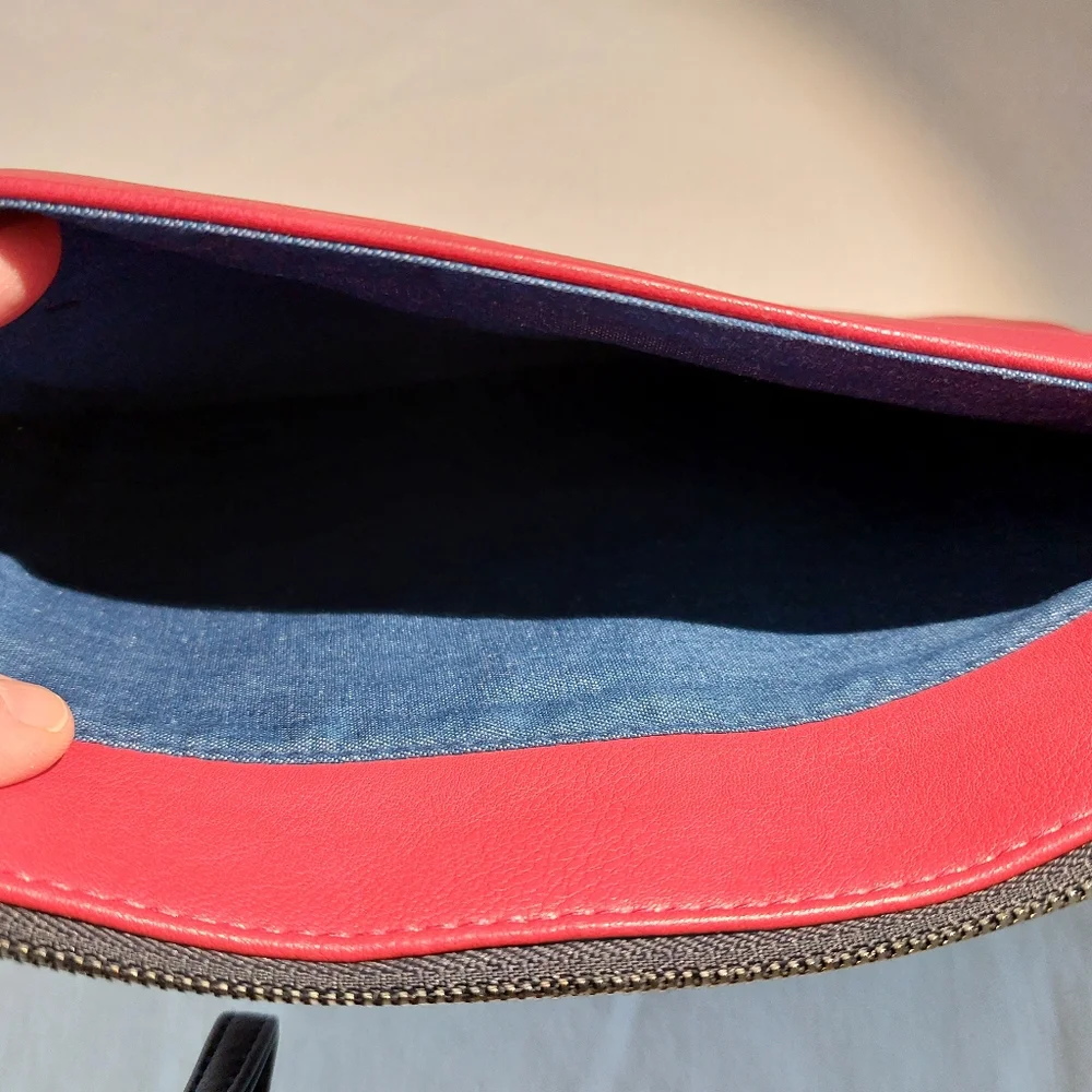 Nautica zipper closure